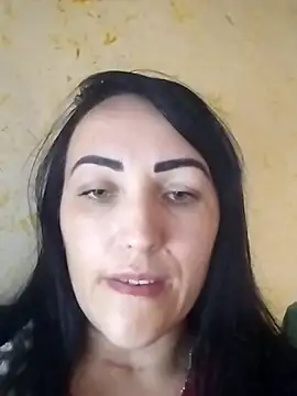 ArianaXFresh online show from November 18, 10:40 am