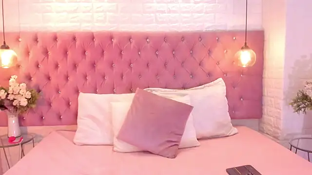 miel 18 online show from June 6, 3:56 am