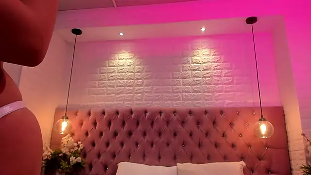 miel 18 online show from January 17, 3:43 am