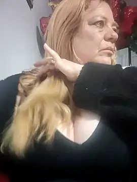 karlaanqui1 online show from December 18, 10:52 am