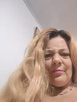 karlaanqui1 online show from December 20, 10:01 pm