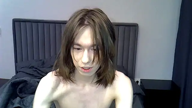 Snapshot of kr1sfemboy chatting on December 22, 1:11 pm kr1sfemboy online show from December 22, 1:11 pm