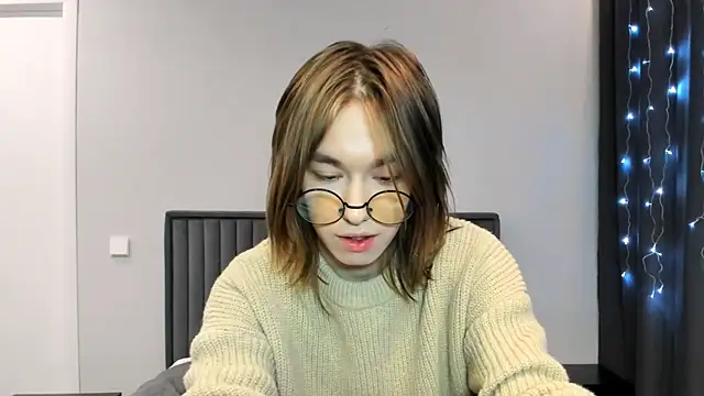 Snapshot of kr1sfemboy chatting on January 7, 3:17 pm kr1sfemboy online show from January 7, 3:17 pm