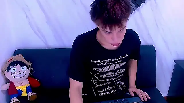 Liam York  online show from April 5, 11:00 pm