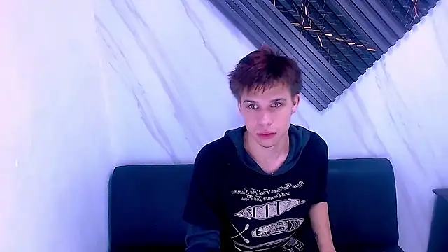 Liam York  online show from April 5, 4:30 am