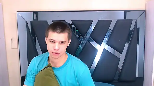 Liam York  online show from December 3, 1:10 pm