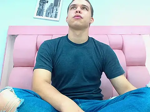 Liam York  online show from November 17, 1:26 pm