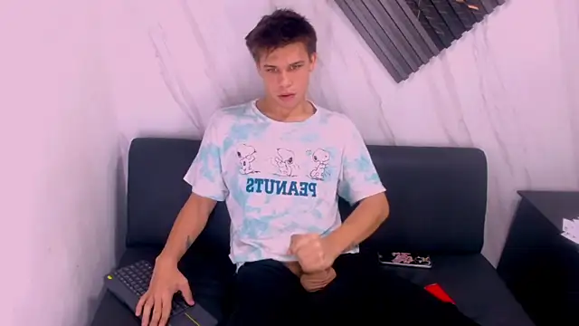 Liam York  online show from March 30, 8:27 am