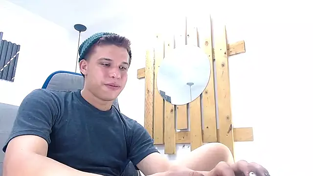 Liam York  online show from January 11, 4:30 am