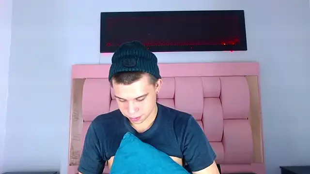 Liam York  online show from November 27, 7:47 pm