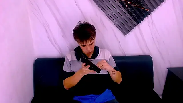 Liam York  online show from April 8, 4:25 am