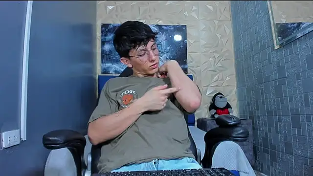 ElanGiraldo online show from June 21, 9:53 pm