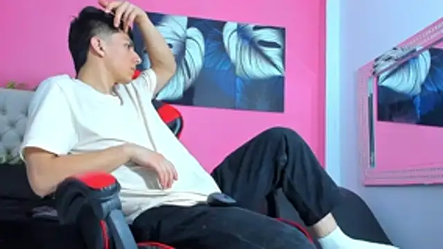 ElanGiraldo online show from November 13, 10:35 pm