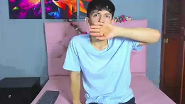 ElanGiraldo online show from November 26, 10:10 pm