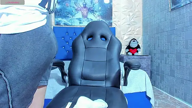 ElanGiraldo online show from May 6, 11:53 pm