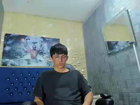 ElanGiraldo online show from March 6, 1:00 am