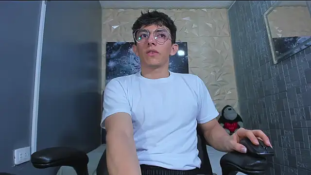 ElanGiraldo online show from June 16, 11:16 pm