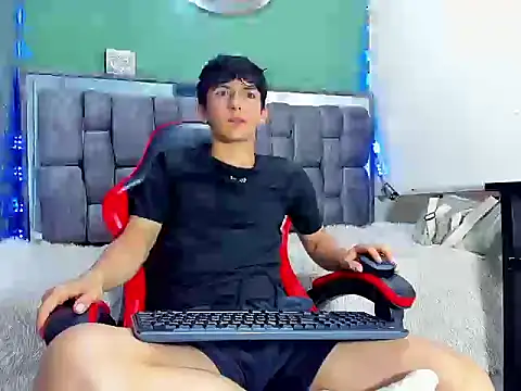 ElanGiraldo online show from April 7, 11:06 pm