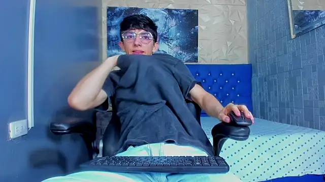ElanGiraldo online show from July 11, 10:54 pm