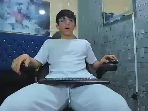 ElanGiraldo online show from March 27, 11:27 pm