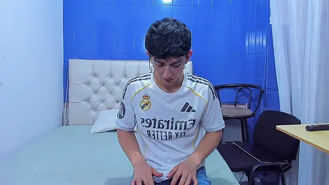 ElanGiraldo online show from June 20, 9:42 pm
