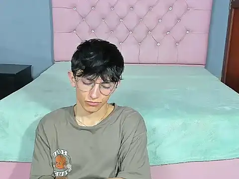 ElanGiraldo online show from January 14, 9:29 pm