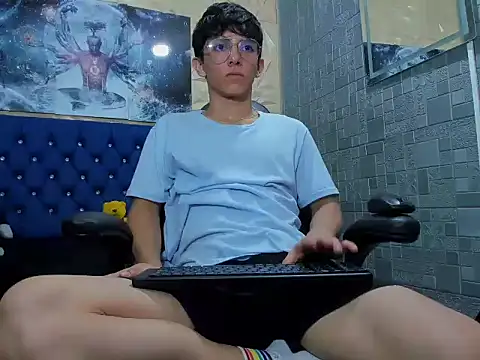 ElanGiraldo online show from March 26, 11:13 pm