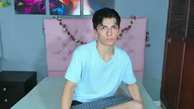 ElanGiraldo online show from December 17, 10:26 pm