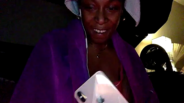 0shunsquirts online show from April 3, 7:04 am