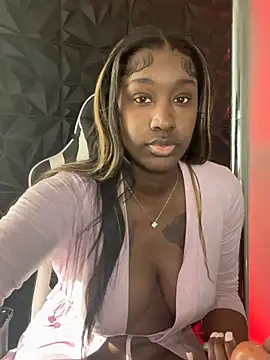 Snapshot of ToyaThick chatting on January 9, 7:43 pm ToyaThick online show from January 9, 7:43 pm