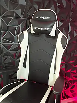 Snapshot of ToyaThick chatting on January 8, 6:36 pm ToyaThick online show from January 8, 6:36 pm