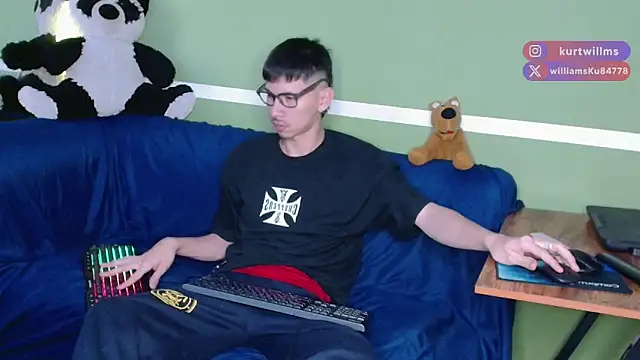 Snapshot of Kurt_williams1 chatting on February 2, 12:15 pm Kurt williams1 online show from February 2, 12:15 pm