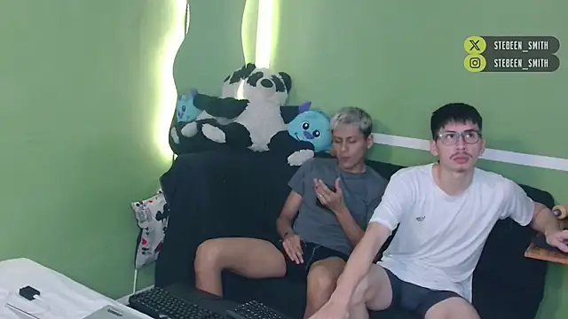 Snapshot of Kurt_williams1 chatting on February 16, 12:26 pm Kurt williams1 online show from February 16, 12:26 pm