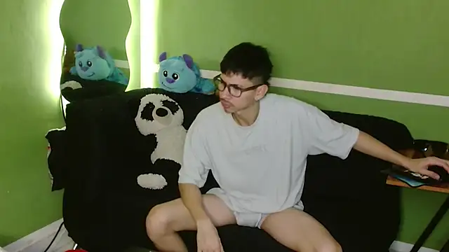 Snapshot of Kurt_williams1 chatting on February 12, 11:10 am Kurt williams1 online show from February 12, 11:10 am