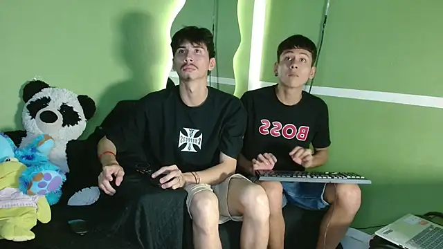 Kurt williams1 online show from November 25, 11:59 pm