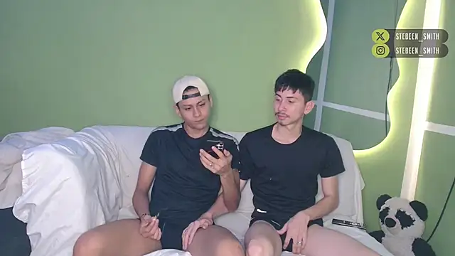 Snapshot of Kurt_williams1 chatting on February 23, 12:17 pm Kurt williams1 online show from February 23, 12:17 pm