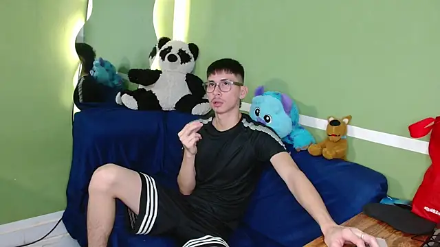 Snapshot of Kurt_williams1 chatting on February 5, 2:46 pm Kurt williams1 online show from February 5, 2:46 pm