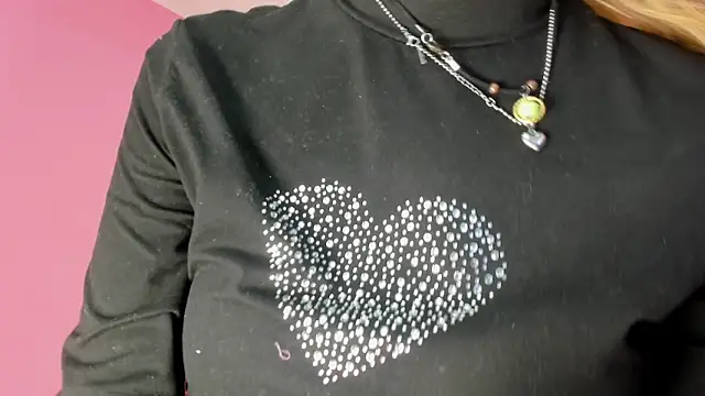 Sara connor01 online show from November 25, 8:31 pm