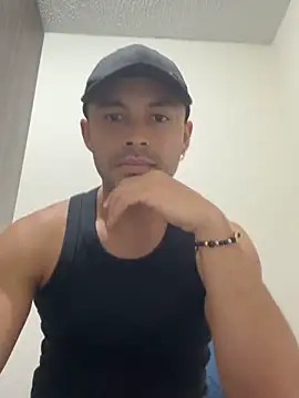 Snapshot of Naim__ chatting on November 9, 4:16 am Naim online show from November 9, 4:16 am