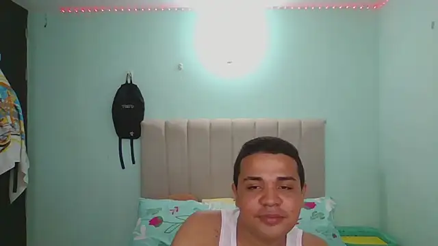 hot boyy11 online show from November 11, 5:35 am