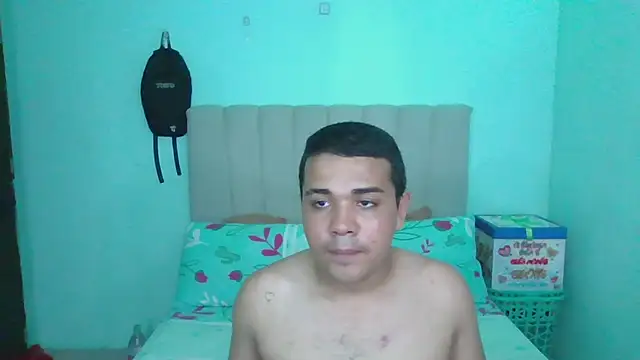 hot boyy11 online show from November 10, 3:33 am