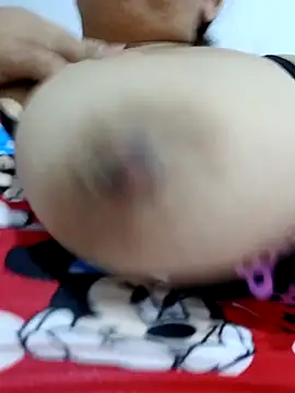 Snapshot of HotXXXgirl_01 chatting on November 13, 1:53 am HotXXXgirl 01 online show from November 13, 1:53 am