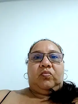 Snapshot of HotXXXgirl_01 chatting on November 10, 10:42 am HotXXXgirl 01 online show from November 10, 10:42 am