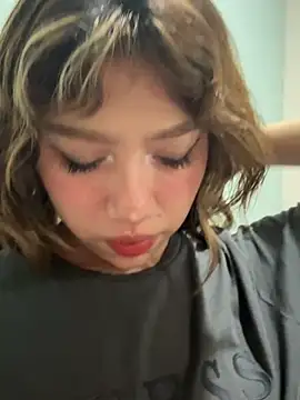 latinahorny11 online show from January 17, 5:44 am