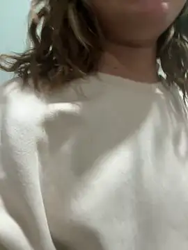 latinahorny11 online show from February 17, 6:44 am