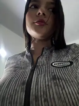 EmmiiGlow online show from April 12, 10:57 pm