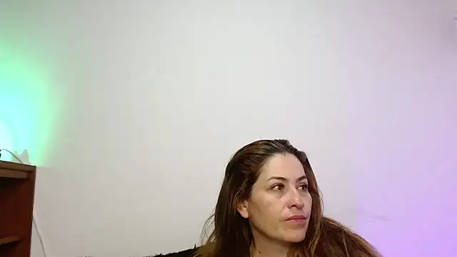 dayan hanks online show from March 24, 3:28 am