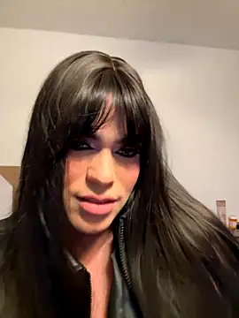 Snapshot of rikiisaac5 chatting on November 10, 1:43 am rikiisaac5 online show from November 10, 1:43 am