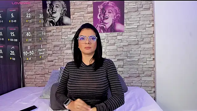 Snapshot of sofiaalarson chatting on January 14, 11:03 am sofiaalarson online show from January 14, 11:03 am