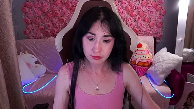 CarolinaaFoxyyy online show from May 18, 6:45 pm